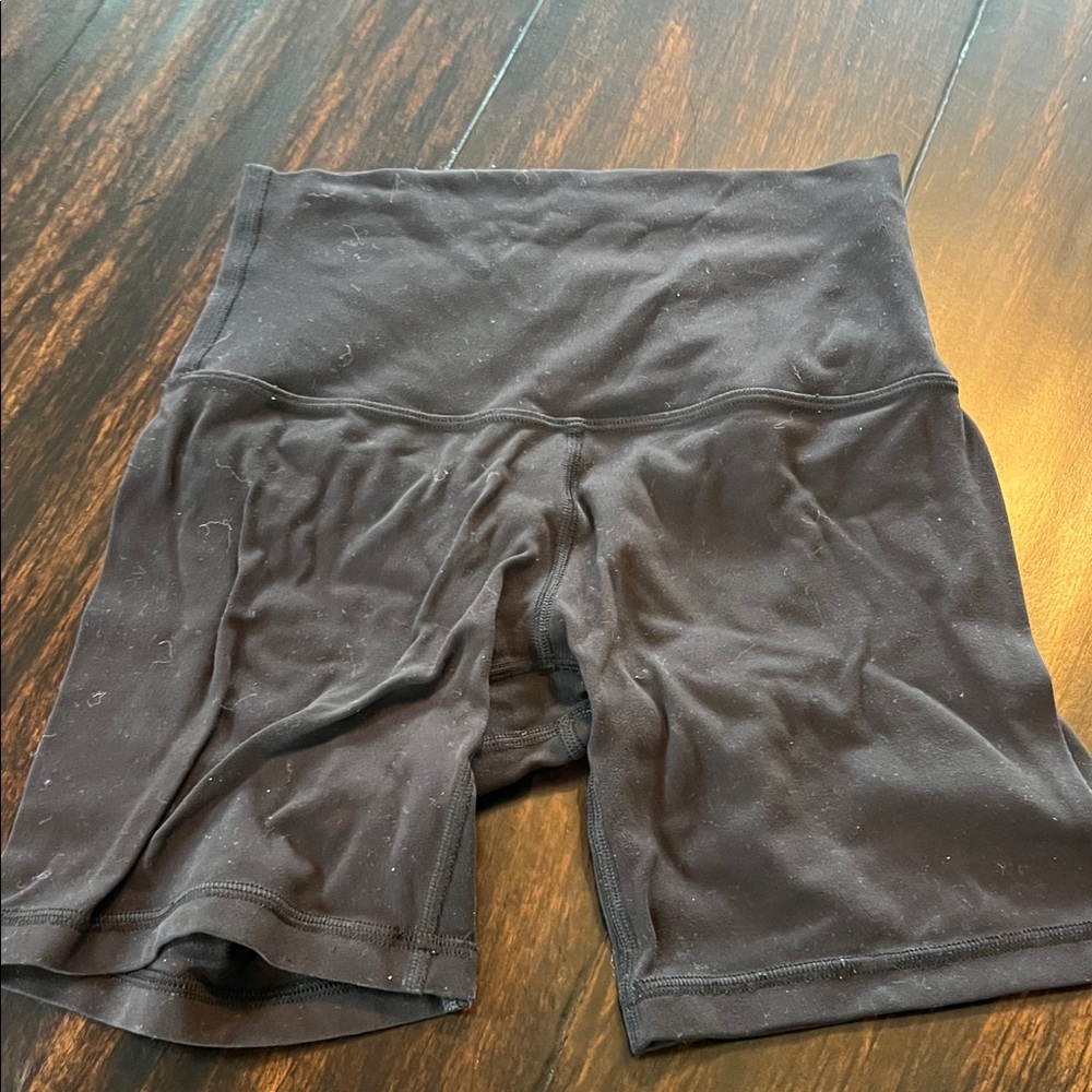 Lululemon Black Align High Rise 6” Short - Size 2